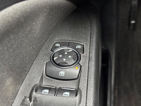 Used 2019 Ford Fusion SE image 25