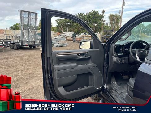 New 2025 GMC Sierra 1500 Elevation image 11