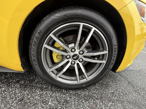 Used 2017 Ford Mustang Premium image 6