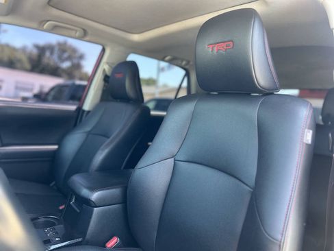 Used 2018 Toyota 4Runner TRD Off-Road Premium AWD/4WD image 15