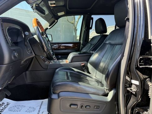 Used 2016 Lincoln Navigator L Select image 10