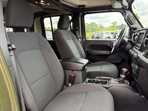 Used 2022 Jeep Gladiator Sport AWD/4WD image 22