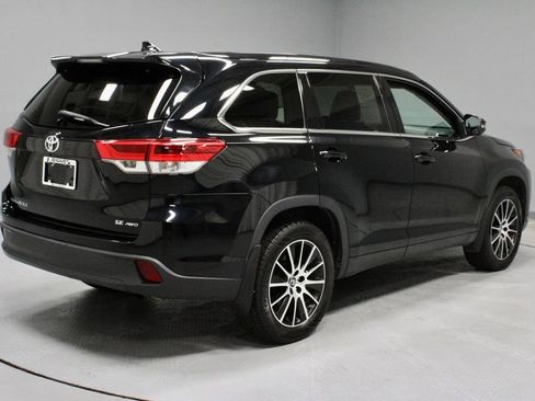 Used 2018 Toyota Highlander SE AWD/4WD image 12