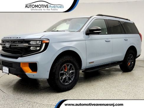 Used 2025 Ford Expedition Tremor AWD/4WD image 1
