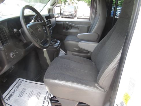 Used 2025 GMC Savana 2500 w/ Driver Convenience Package RWD image 17