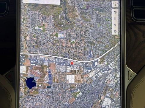 Used 2018 Tesla Model X 75D image 14