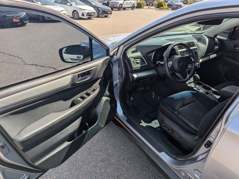 Used 2019 Subaru Outback 2.5i Premium w/ Popular Package #2 AWD/4WD image 8
