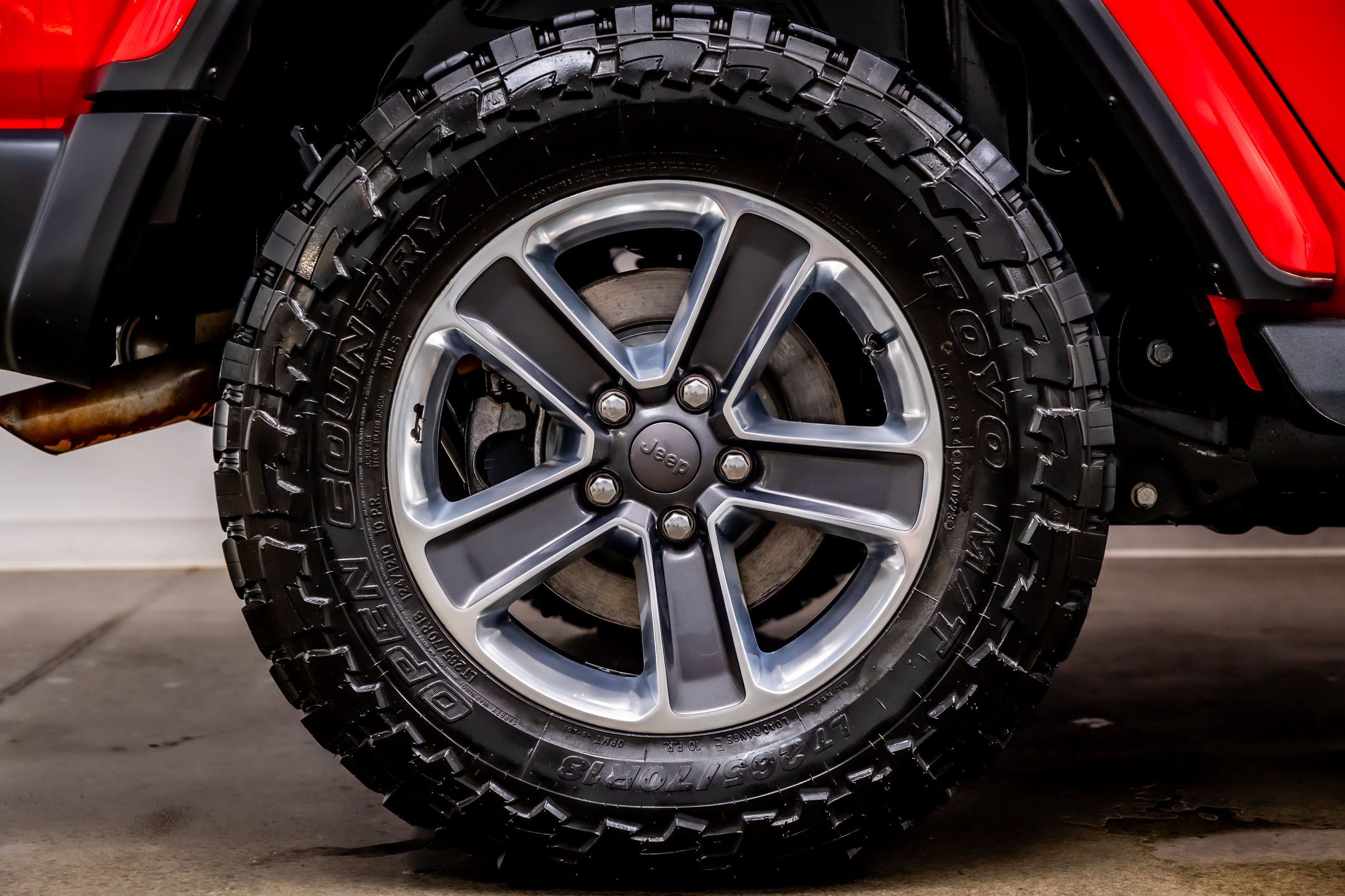 Used 2018 Jeep Wrangler Unlimited Sahara AWD/4WD image 38