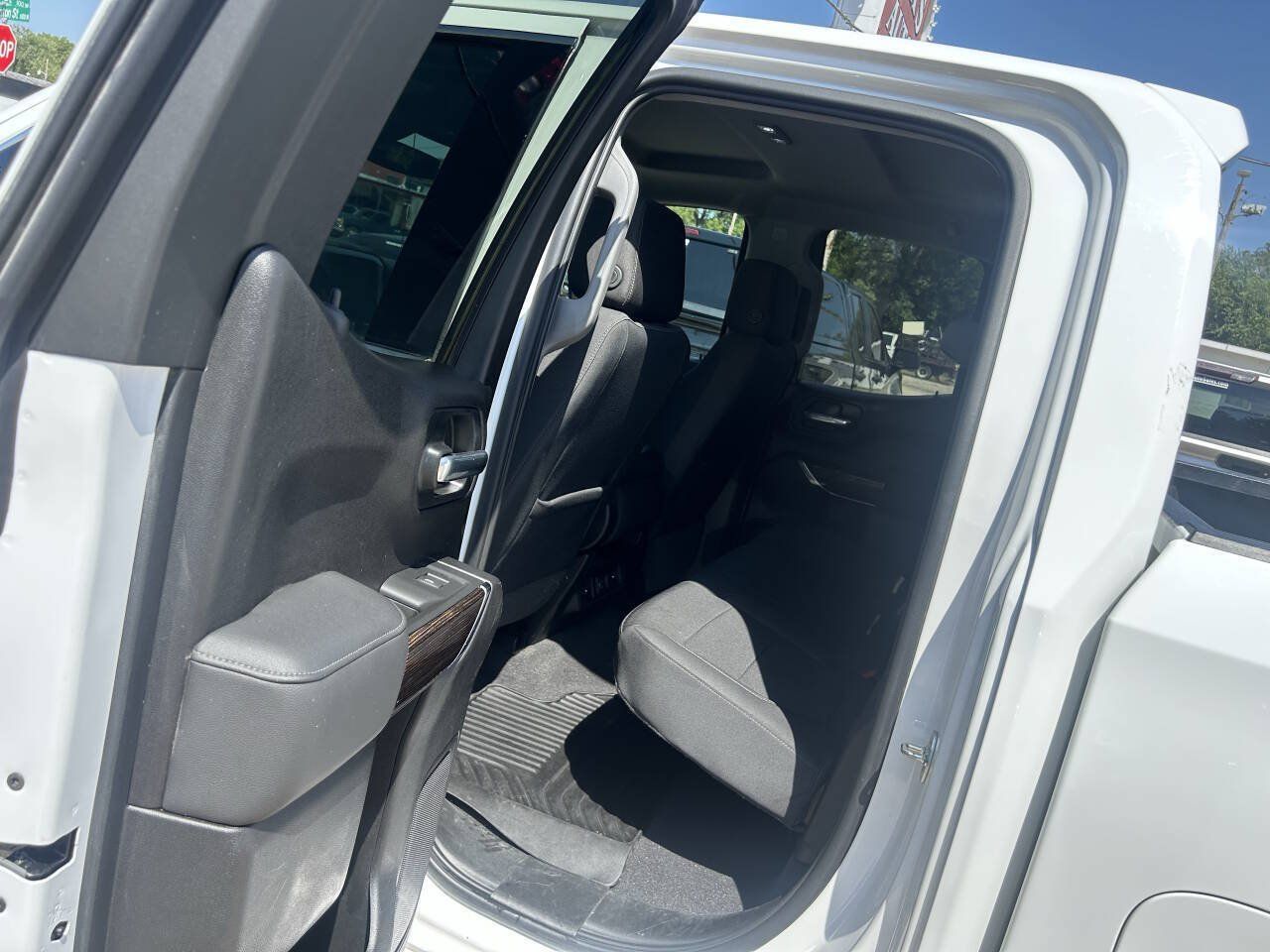 Used 2020 GMC Sierra 1500 SLE w/ SLE Value Package AWD/4WD image 14