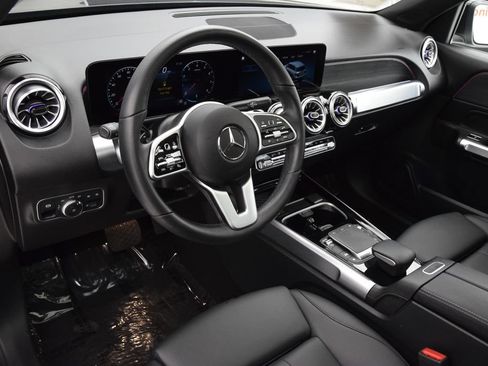 Used 2023 Mercedes-Benz GLB 250 image 21