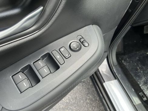 New 2026 Honda HR-V LX image 17