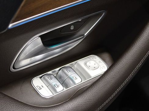 Used 2021 Mercedes-Benz GLS 450 4MATIC image 15