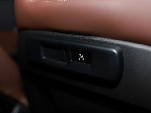 Used 2023 BMW X5 xDrive40i w/ M Sport Package image 24