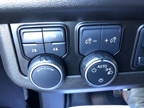 Used 2021 Chevrolet Tahoe High Country w/ Premium Package image 13