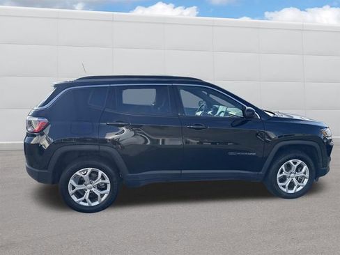 Used 2024 Jeep Compass Latitude image 11