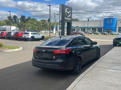 Used 2017 Ford Focus S FWD image 3