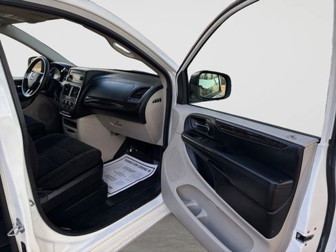 Used 2012 Dodge Grand Caravan SE image 18