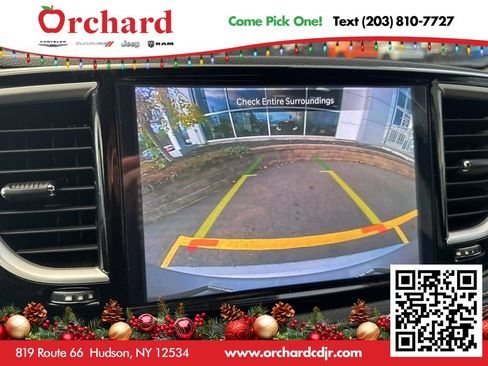 Used 2023 Chrysler Pacifica Touring image 31