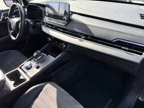 Used 2023 Mitsubishi Outlander SE FWD image 10