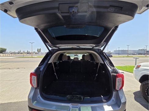 Used 2023 Ford Explorer 4WD image 10