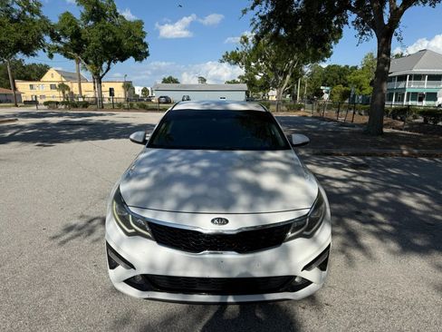 Used 2019 Kia Optima S FWD image 1