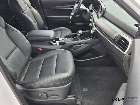 Certified 2024 Kia Telluride EX image 18