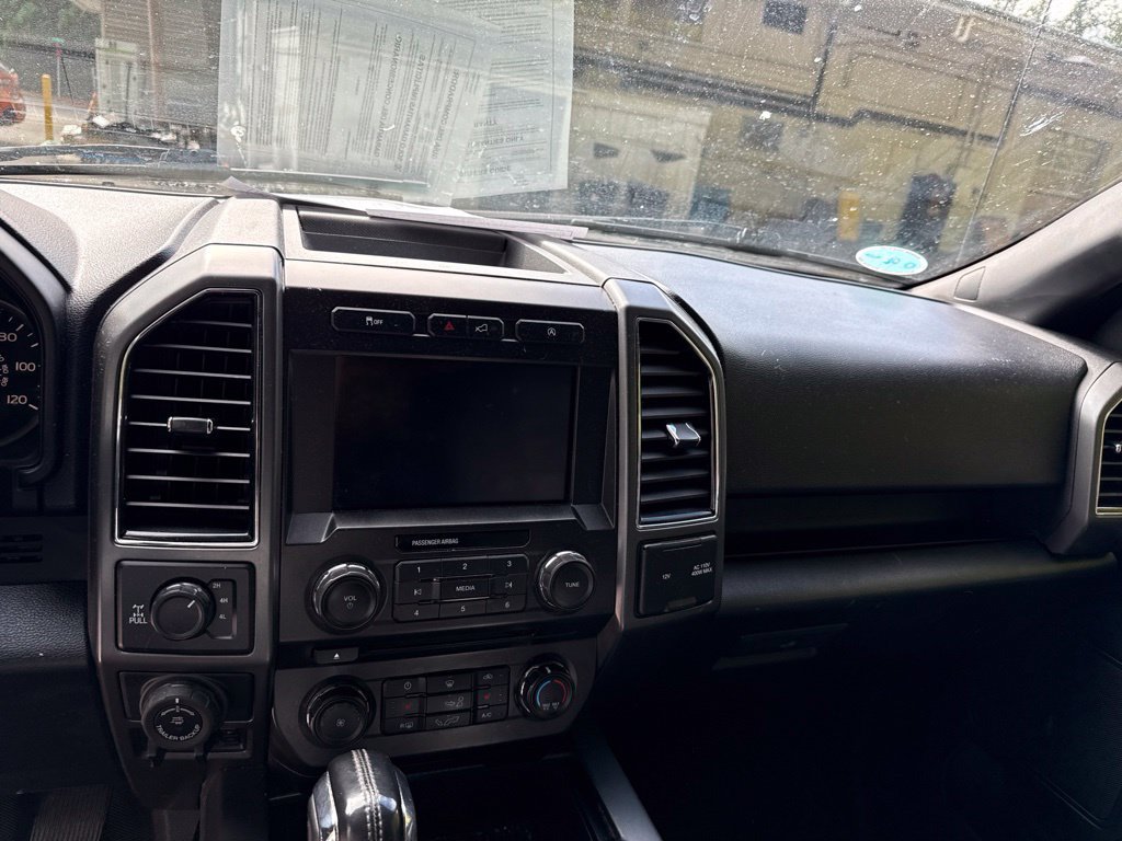 Used 2018 Ford F150 XLT w/ Equipment Group 302A Luxury AWD/4WD image 19