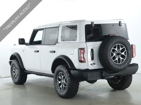 Used 2025 Ford Bronco Badlands image 12