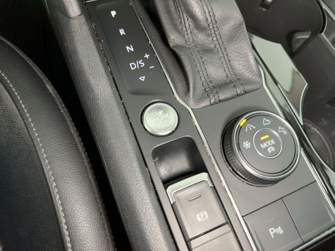 Used 2019 Volkswagen Atlas SEL image 24