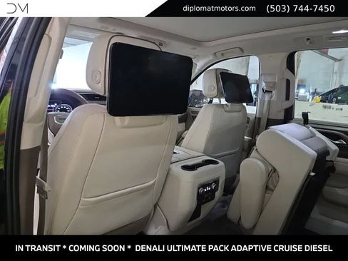 Used 2021 GMC Yukon Denali w/ Denali Ultimate Package AWD/4WD image 10