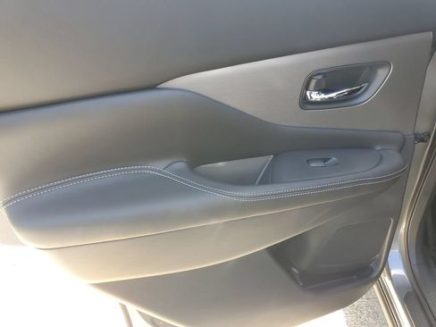 Used 2024 Nissan Murano SV FWD image 13