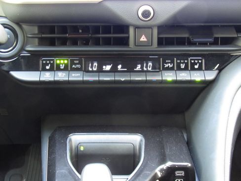 Certified 2024 Toyota Crown AWD/4WD image 30