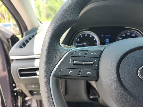 Used 2023 Hyundai Sonata SE FWD image 14
