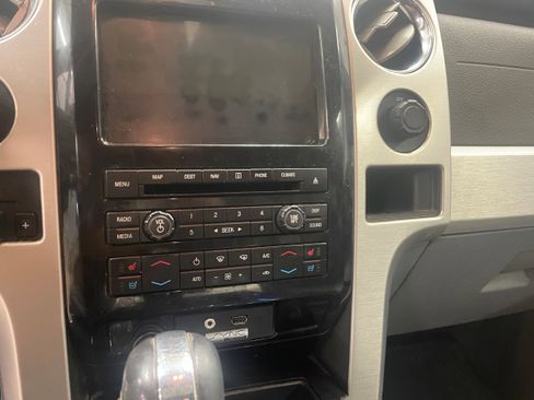 Used 2011 Ford F150 Platinum image 19