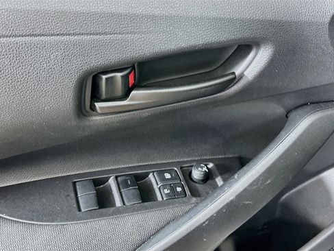 Used 2025 Toyota Corolla LE FWD image 15