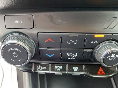 Used 2022 Dodge Durango SXT w/ Anodized Platinum Package image 14