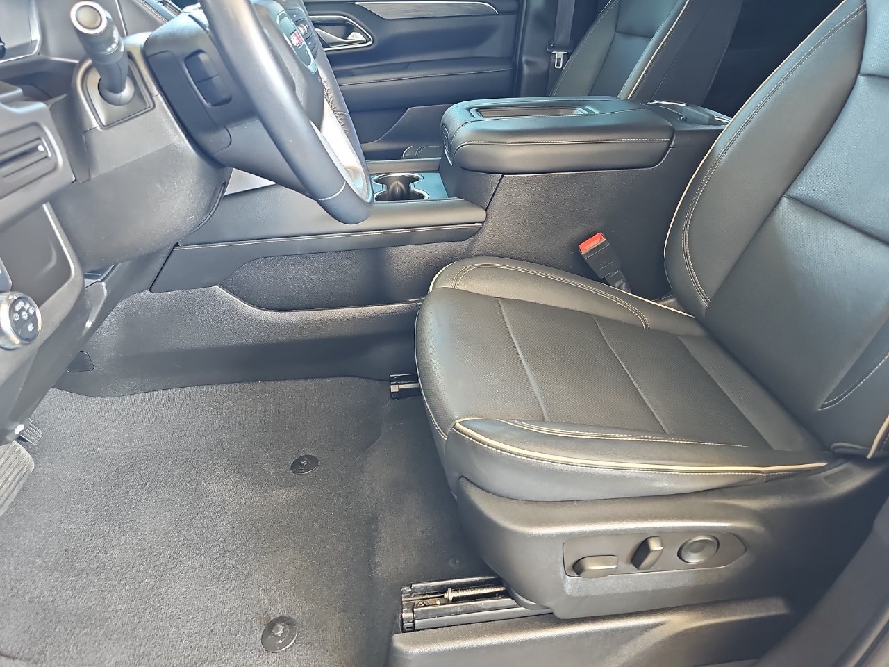 Used 2023 GMC Yukon XL SLT AWD/4WD image 20