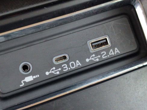 Used 2023 Subaru Ascent Limited w/ Technology Package image 27