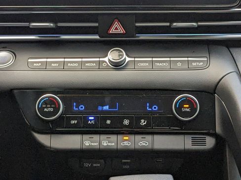 Used 2025 Hyundai Elantra Sport image 19