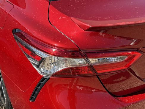 Used 2019 Toyota Camry SE w/ Carpet Mat Package FWD image 8