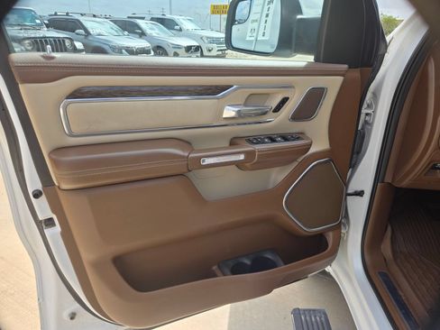 Used 2019 RAM 1500 Laramie RWD image 12