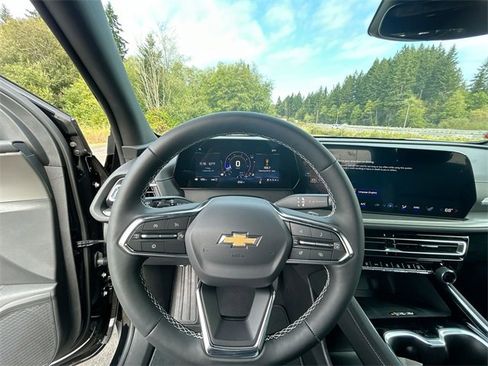 New 2025 Chevrolet Traverse LT w/ Driver Confidence Package image 10