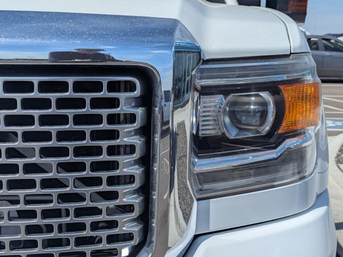 Used 2015 GMC Sierra 2500 Denali w/ Duramax Plus Package AWD/4WD image 40