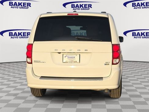 Used 2019 Dodge Grand Caravan SXT image 6