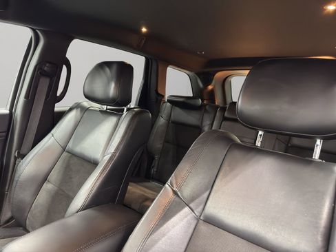 Used 2019 Jeep Grand Cherokee Laredo w/ Laredo X Package image 4