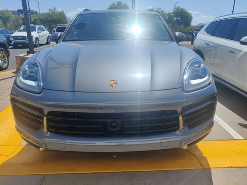 Used 2022 Porsche Cayenne AWD/4WD image 2