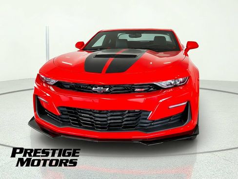Used 2021 Chevrolet Camaro SS RWD image 8