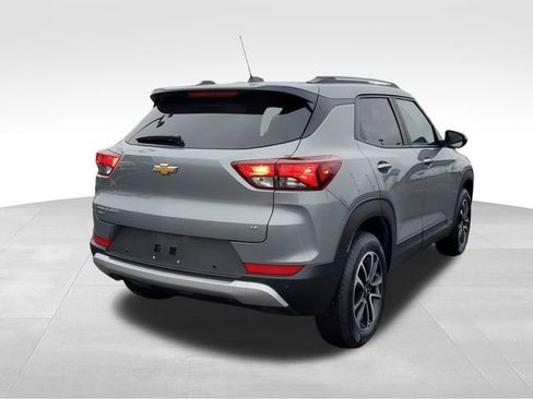 Used 2025 Chevrolet TrailBlazer LT w/ LT Cold Weather Package image 5