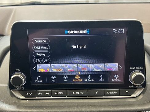 Used 2023 Nissan Rogue SV AWD/4WD image 14