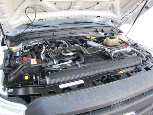 Used 2011 Ford F250 XL w/ Snow Plow Prep Pkg image 19